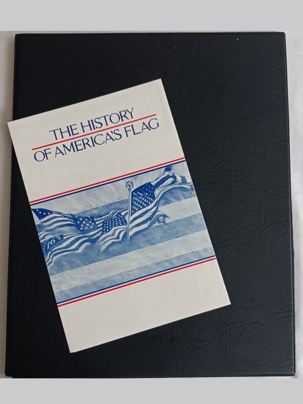 US SemiQ: Collector Folio Book The History of America's United States US Flag